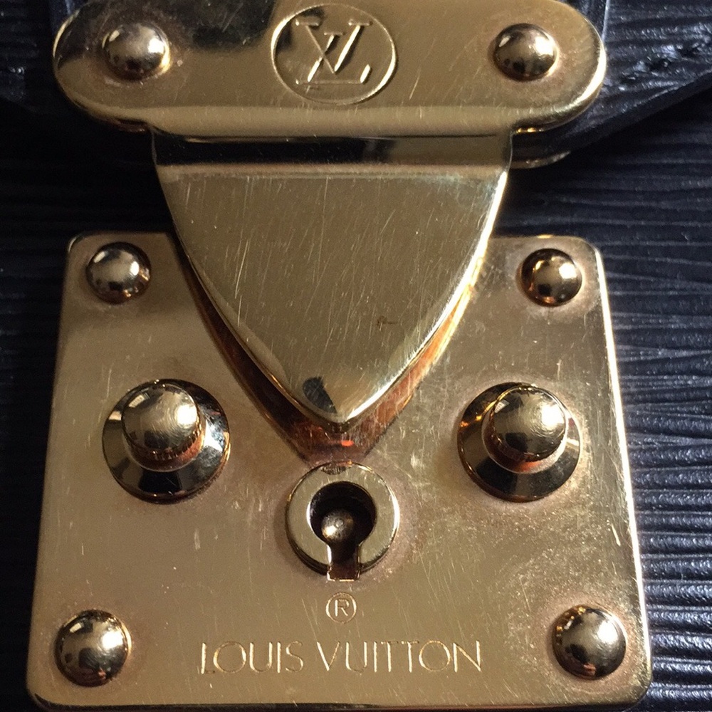 Luis Vuitton attaché - Picture 9 of 10